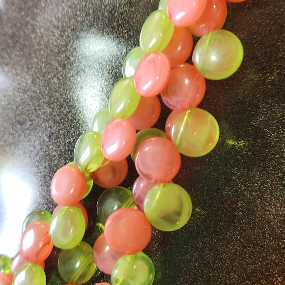 ππ Pretty in Pink and Green Statement Necklace with Earrings - Rounds - Picture 3 of 16